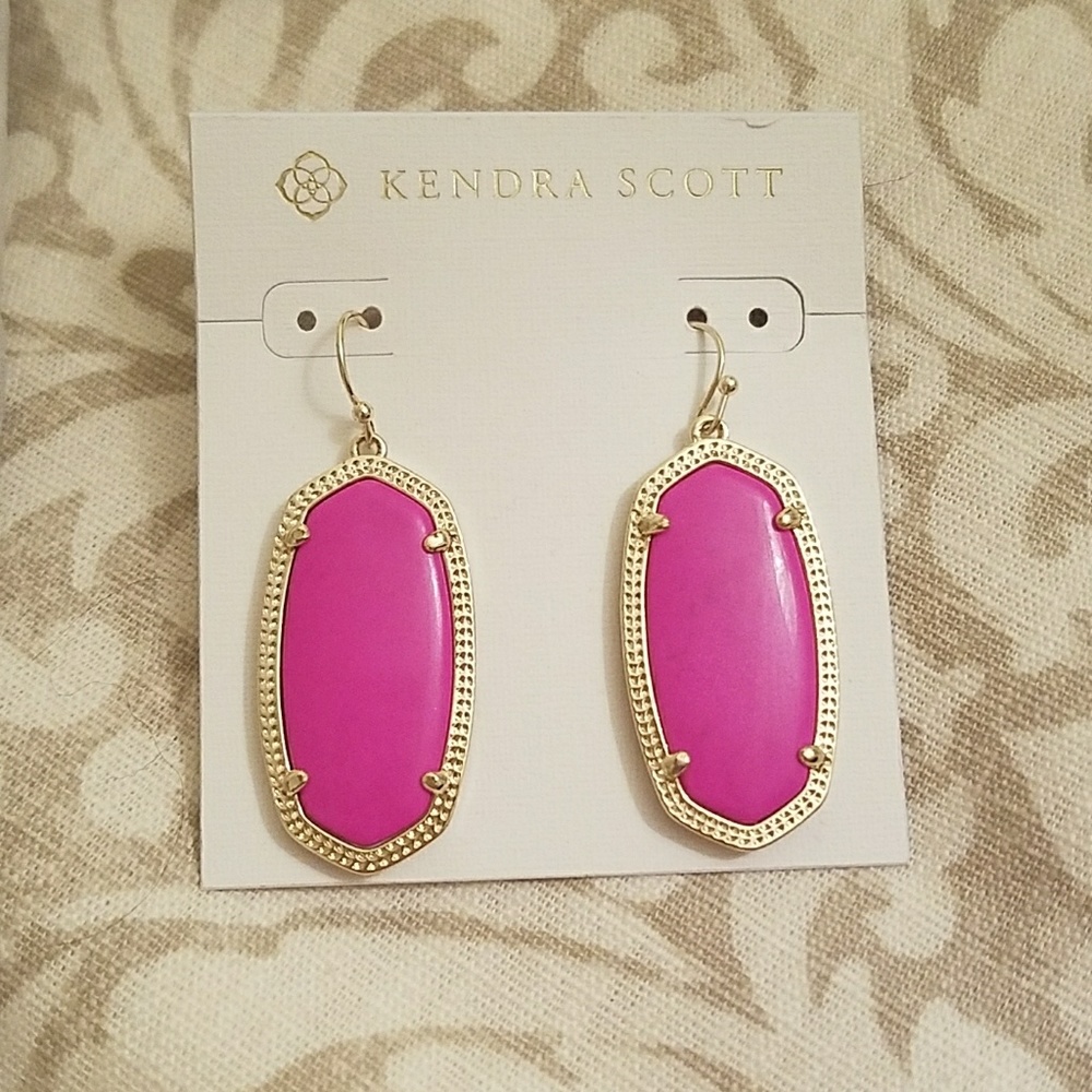 NEW magenta Kendra Scott earrings